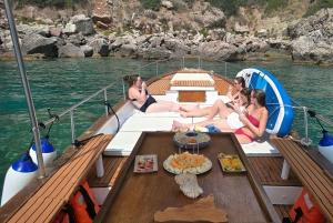 Croisière d'une demi-journée à Taormine avec plongée et apéritif