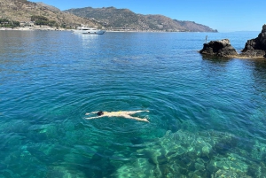 Croisière d'une demi-journée à Taormine avec plongée et apéritif