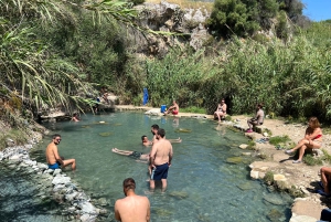 Gorące źródło i świątynia