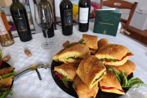 Na contrada Salinella, degustação didática de vinhos típicos da Sicília