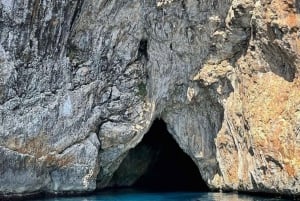 Excursion en bateau d'une heure à la découverte des grottes du Salento