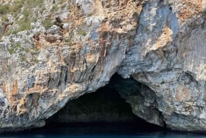 Excursion en bateau d'une heure à la découverte des grottes du Salento