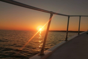 Lampedusa: cruzeiro de barco com paragens para nadar e almoço italiano