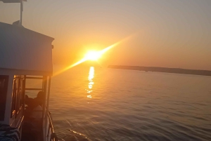 Lampedusa: cruzeiro de barco com paragens para nadar e almoço italiano