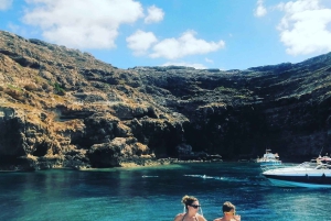 Lampedusa: cruzeiro de barco com paragens para nadar e almoço italiano