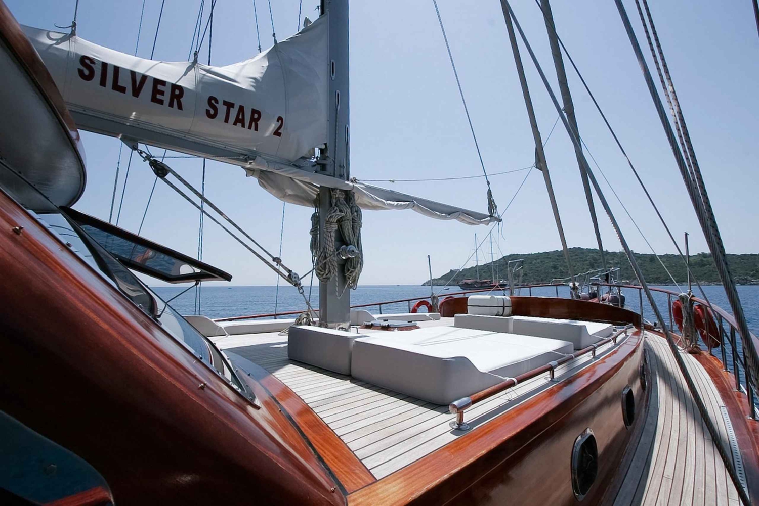 Lampedusa: Elegante dag rondvaart met lunch aan boord