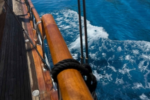 Lampedusa: Elegante dag rondvaart met lunch aan boord
