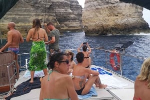 Lampedusa: Passeio de iate, paradas para banho e almoço típico