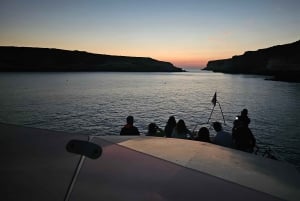 Lampedusa: Passeio de iate, paradas para banho e almoço típico