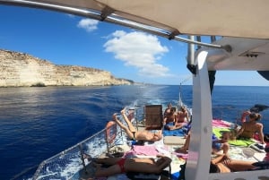 Lampedusa: Passeio de iate, paradas para banho e almoço típico