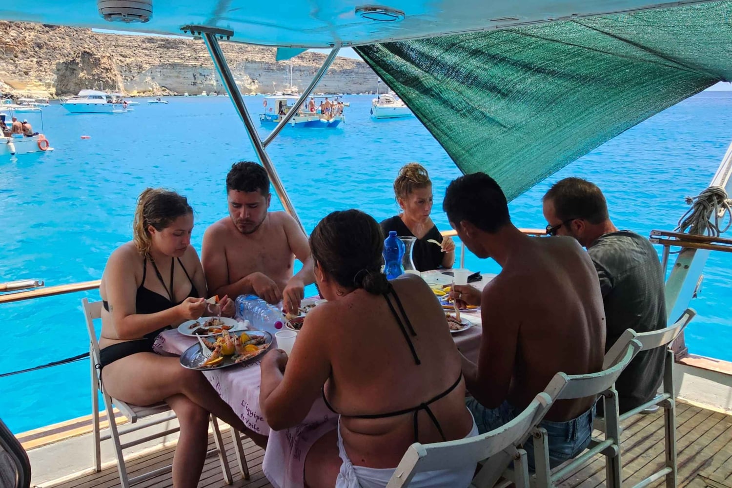 Lampedusa: Yachtausflug, Badestopps und typisches Mittagessen