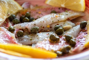 Lampedusa: Excursión en yate, paradas para nadar y almuerzo típico