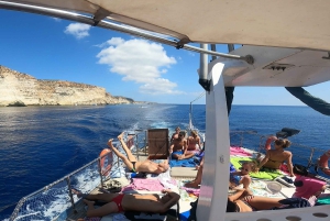 Lampedusa: Excursión en yate, paradas para nadar y almuerzo típico