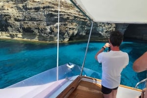 Lampedusa: Yachtausflug, Badestopps und typisches Mittagessen