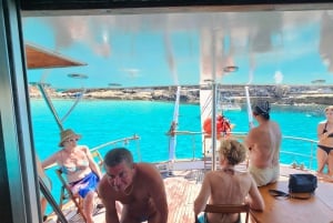 Lampedusa: Yachtausflug, Badestopps und typisches Mittagessen