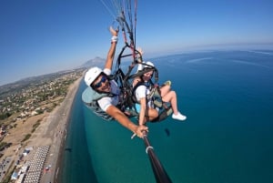 Taormina: Paragliding-tur med instruktør og GoPro-video