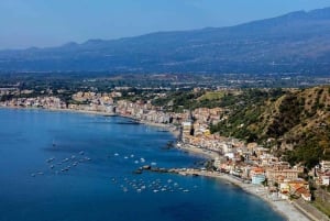 Letojanni og Taormina: PRIVAT DAGSOMVISNING og PRIVAT DELFINOMVISNING