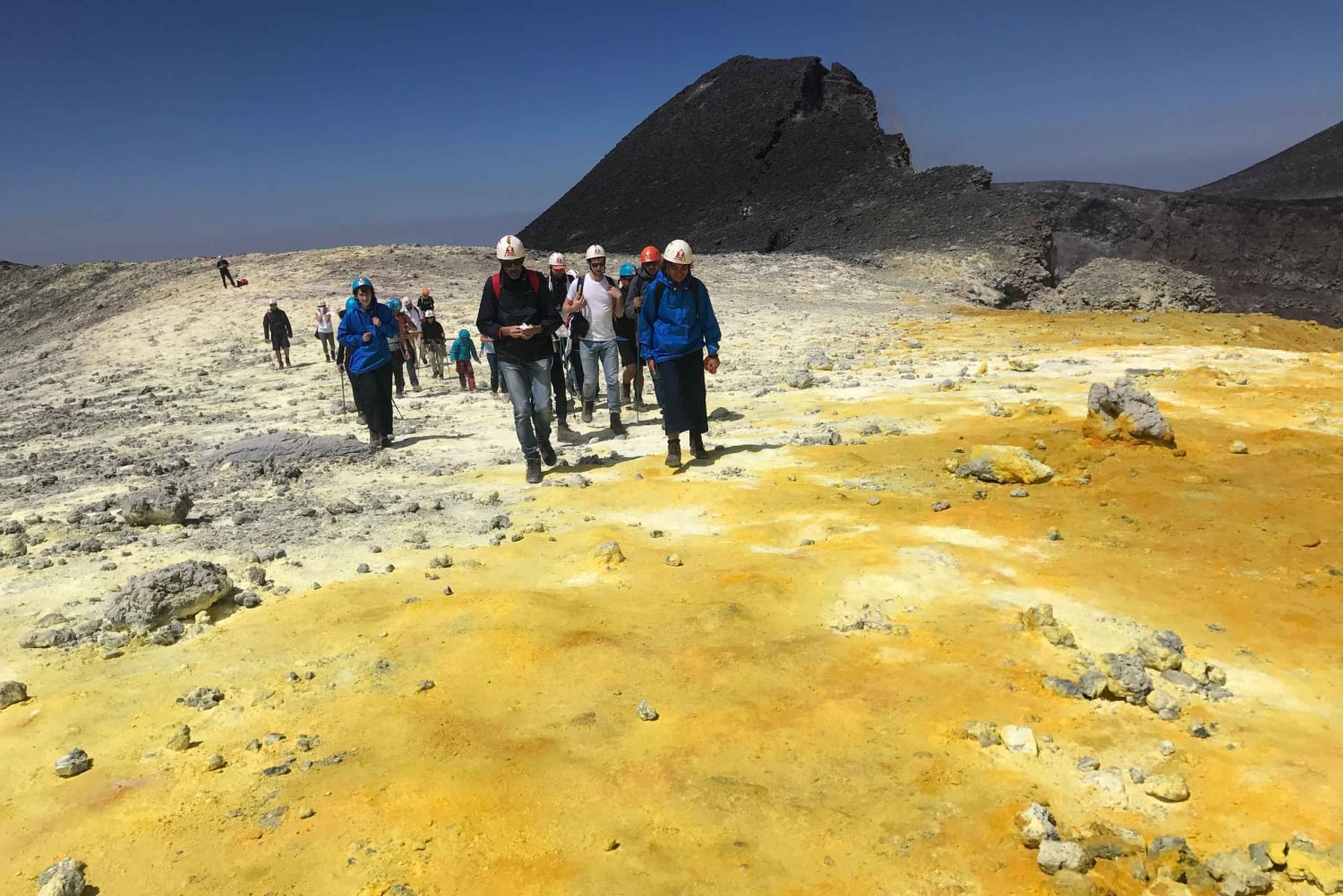 Linguaglossa: Etna-vuoren huipulle vaellus ja valinnainen 4x4-ajelu