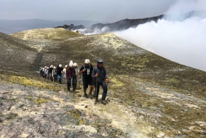 Linguaglossa: Etna-vuoren huipulle vaellus ja valinnainen 4x4-ajelu