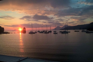 Lipari: Boat Tour of Vulcano Island with Disembarkation Stop
