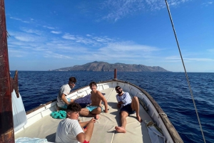 Île de Lipari : Excursion en bateau d'une journée entière
