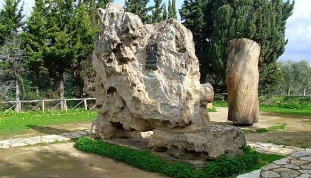 Luigi Pirandello's tomb