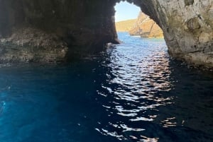 Marettimo: tour tra le meraviglie dell’isola più selvaggia delle Egadi