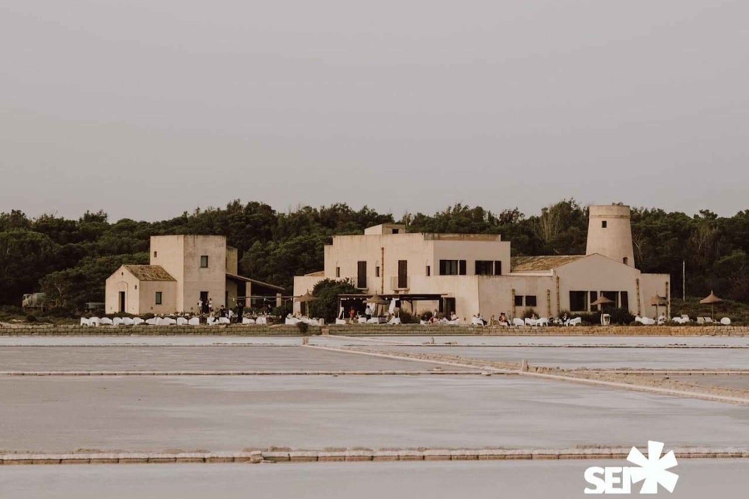 Marsala: Wellness w patelni z różową solą podczas kolacji