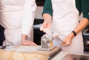 Messina: Pasta-Kochkurs mit Wein (4-Gänge-Menü)