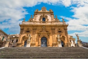 Modica: embrace of stone and chocolate