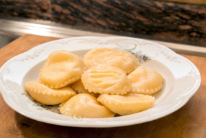 Modica: Pasta and Tiramisu Class with a Local Host