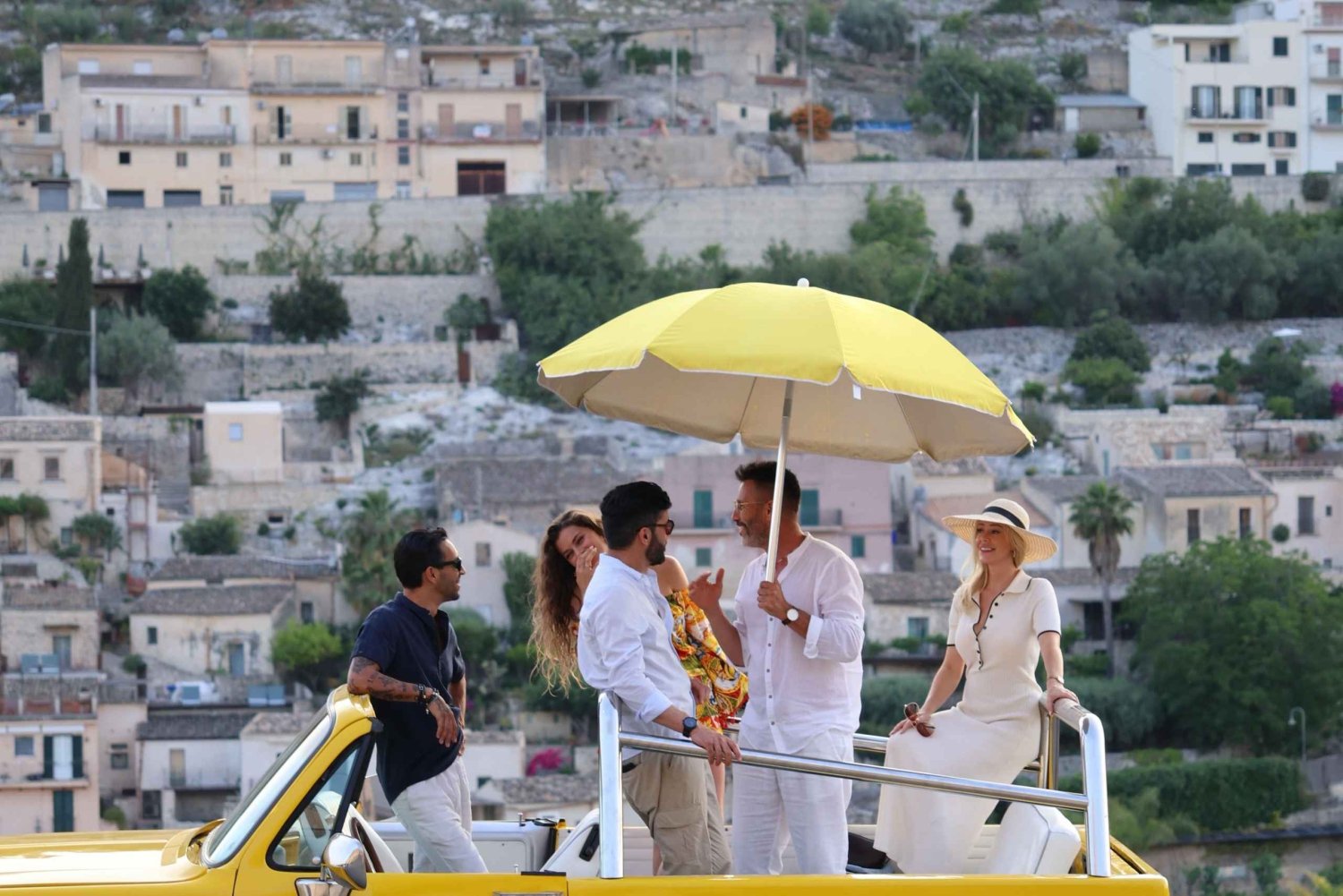 Modica: Tur i veteranbil med privat aperitif