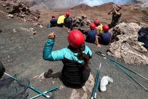Etna: Keskuskraatteri (3 340 metriä) jeepillä ja vaelluksella