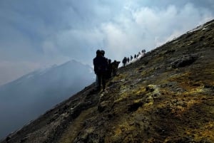 Etna: Keskuskraatteri (3 340 metriä) jeepillä ja vaelluksella