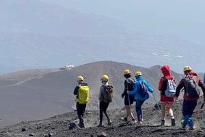 Etna: Wędrówka z przewodnikiem po kraterze centralnym dla zaawansowanych turystów