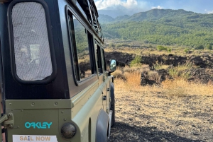 Etna: tour in jeep 4x4 di mezza giornata al mattino