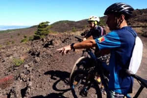 Etna: Wycieczka rowerowa z przewodnikiem