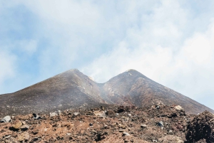 Monte Etna: impresionante caminata a la cima con entrada incluida