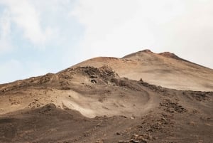 Etna: Trek met de kabelbaan naar de 3000 meter hoge Etna