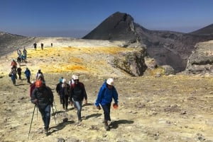 Etna-bjerget: Topkratervandring med svævebane og 4x4-mulighed