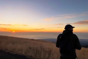 Monte Etna: Excursión al amanecer con un guía local experto