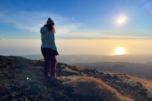 Monte Etna: Excursión al amanecer con un guía local experto