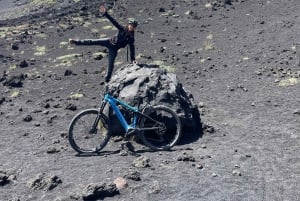Mount Etna: Sunset e-bike day trip