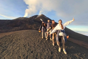 Etna: tour dei crateri sommitali in funivia e jeep 4x4
