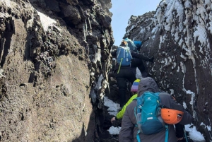 Etna: tour dei crateri sommitali in funivia e jeep 4x4