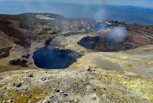 Etna: tour dei crateri sommitali in funivia e jeep 4x4
