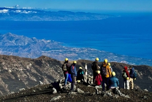 Etna: tour dei crateri sommitali in funivia e jeep 4x4