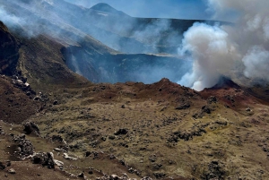 Etna: tour dei crateri sommitali in funivia e jeep 4x4