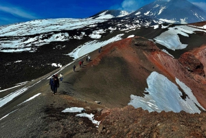 Etna: tour dei crateri sommitali in funivia e jeep 4x4