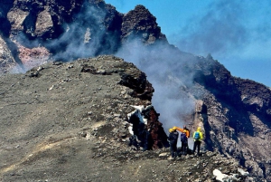 Etna: tour dei crateri sommitali in funivia e jeep 4x4
